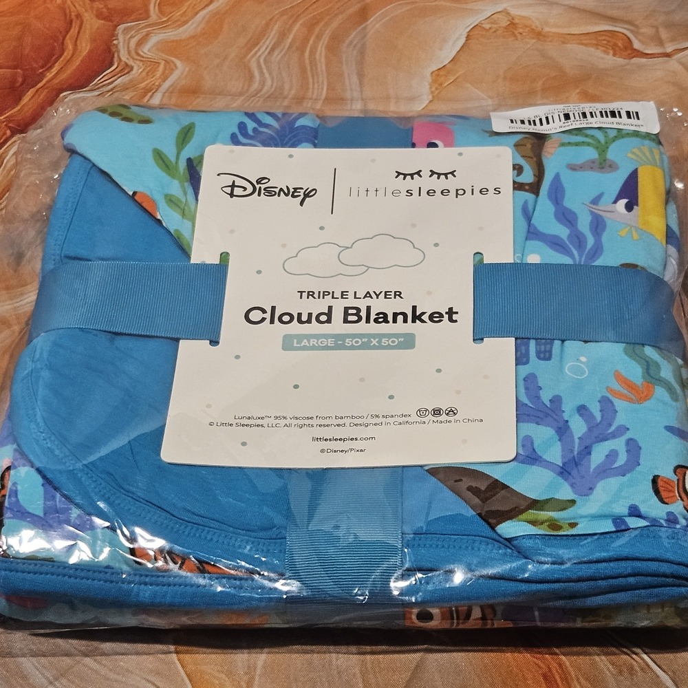 Little Sleepies Disney Finding Nemo's Reef 50x50 Triple Layer Cloud Blanket NWT